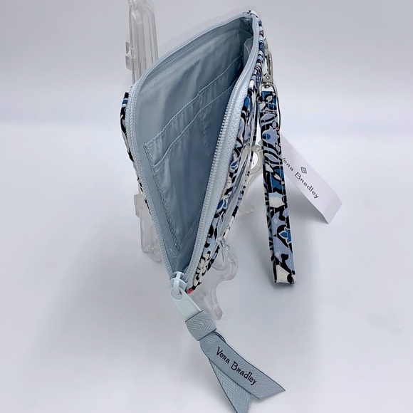 Vera Bradley RFID Tech Wristlet in Lisbon Medallion - Picture 6 of 11